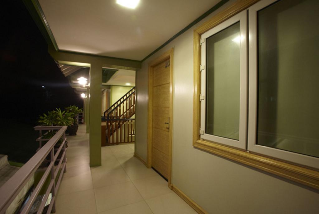 Shore Time Hotel Boracay Balabag  Bagian luar foto