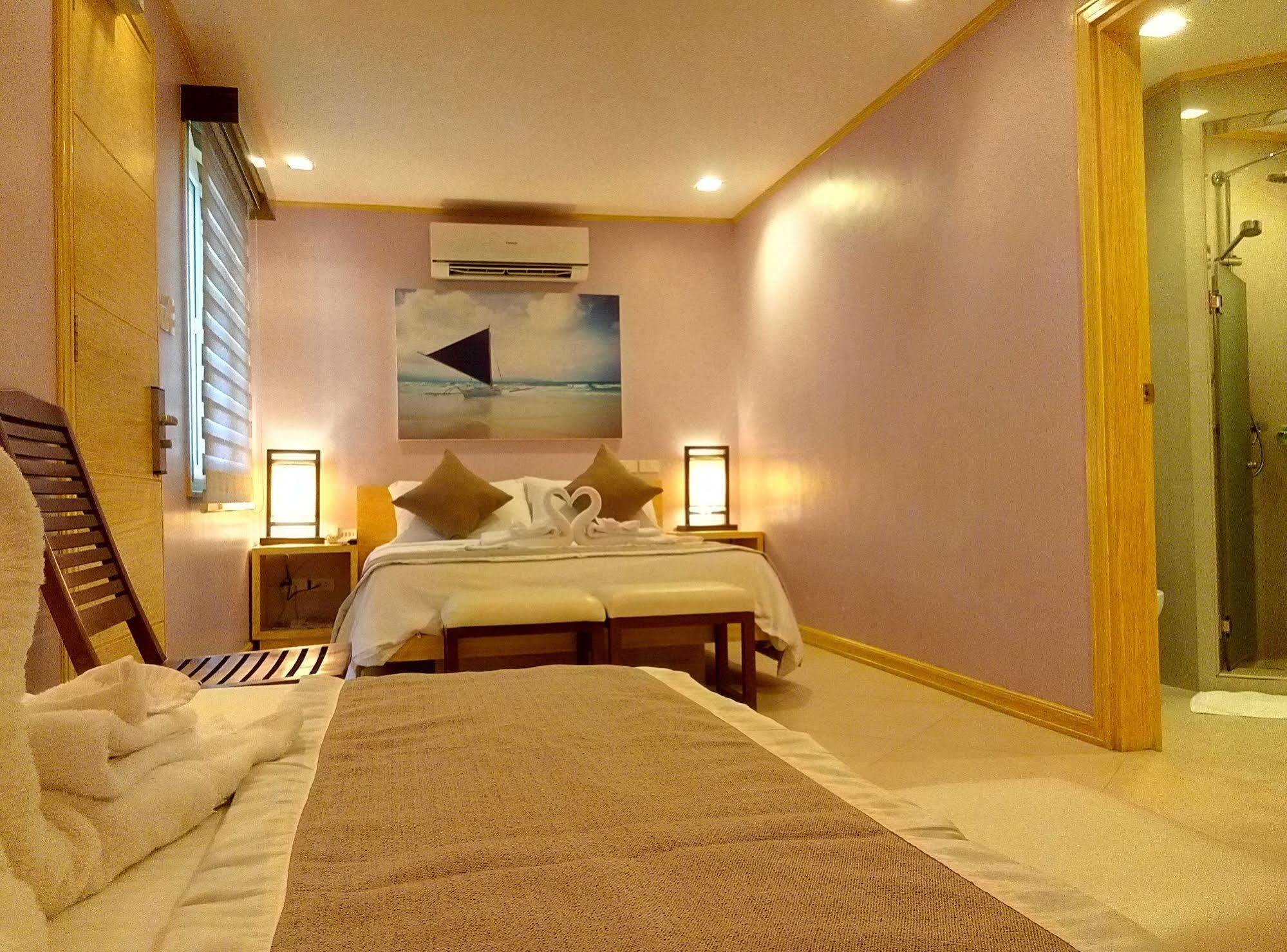Shore Time Hotel Boracay Balabag  Bagian luar foto