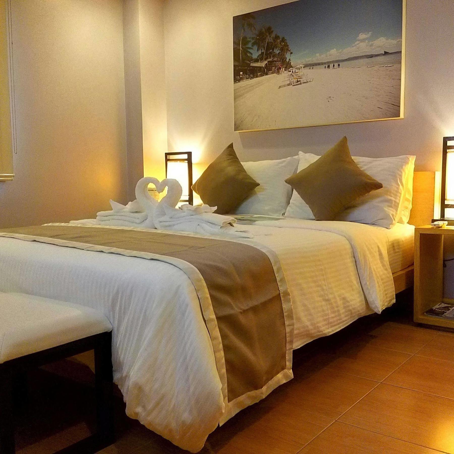 Shore Time Hotel Boracay Balabag  Bagian luar foto
