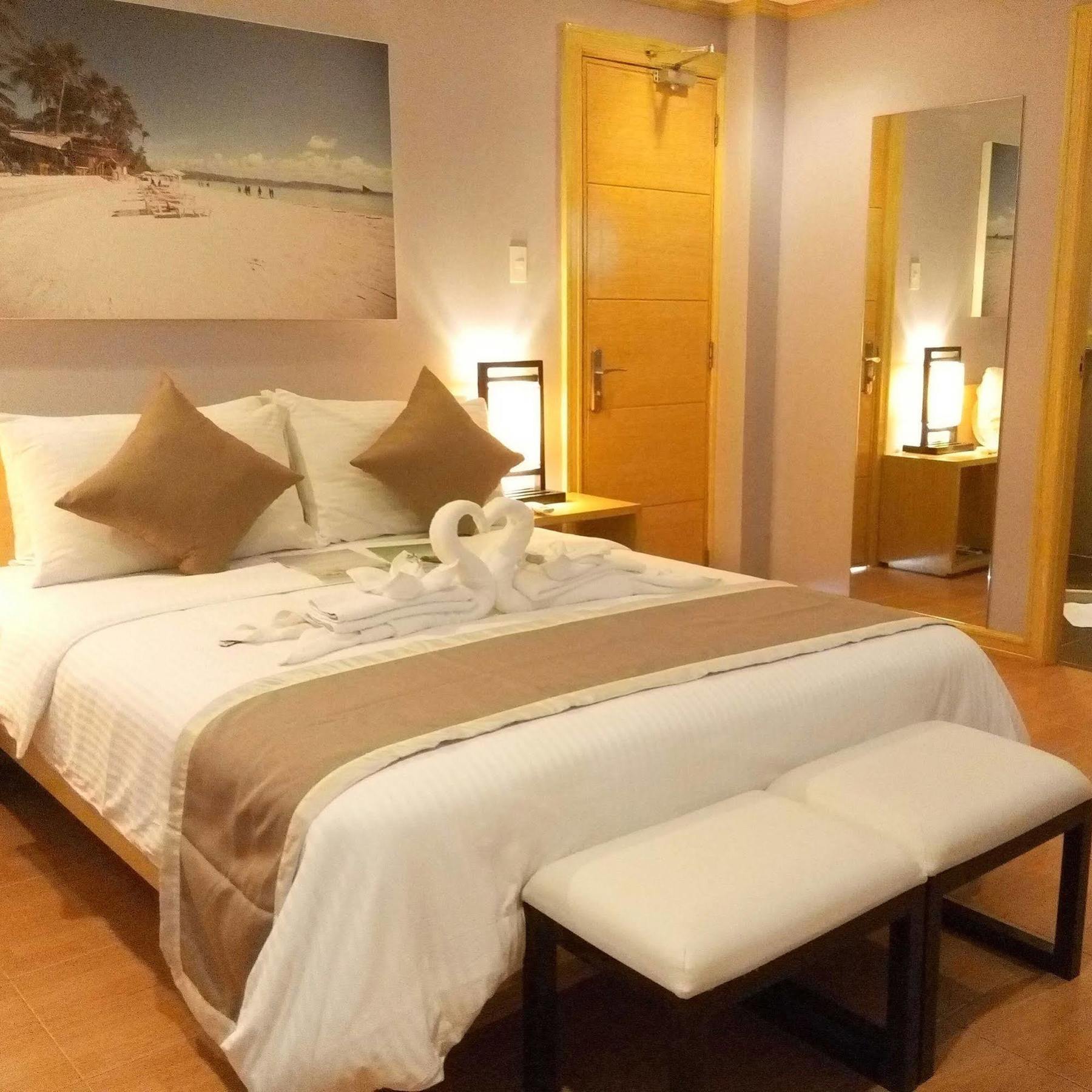 Shore Time Hotel Boracay Balabag  Bagian luar foto