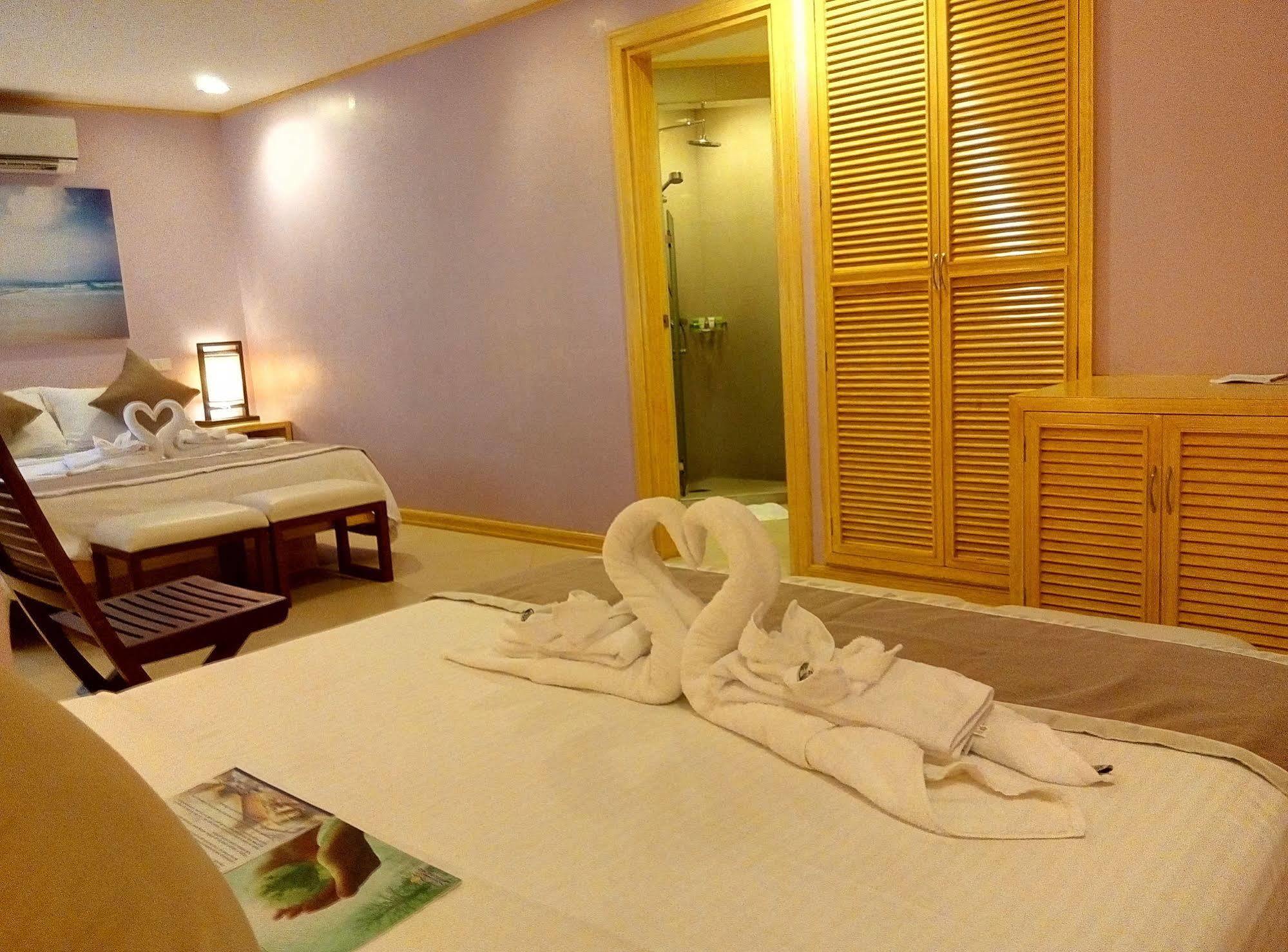 Shore Time Hotel Boracay Balabag  Bagian luar foto